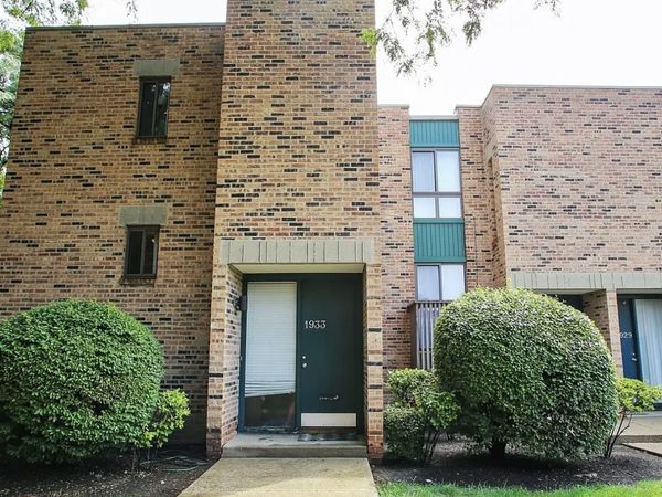 1933 Song Sparrow Court, Schaumburg, IL 60173