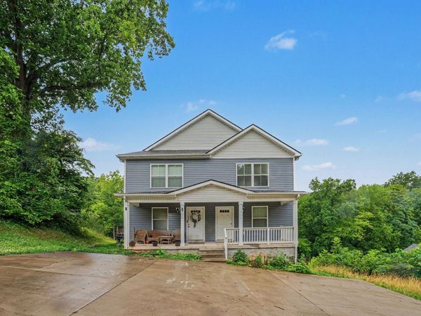 906 E Happy Hollow Dr , Clarksville, TN 37040