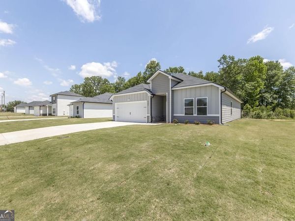 303 Georgian Walk, Byron, GA 31008