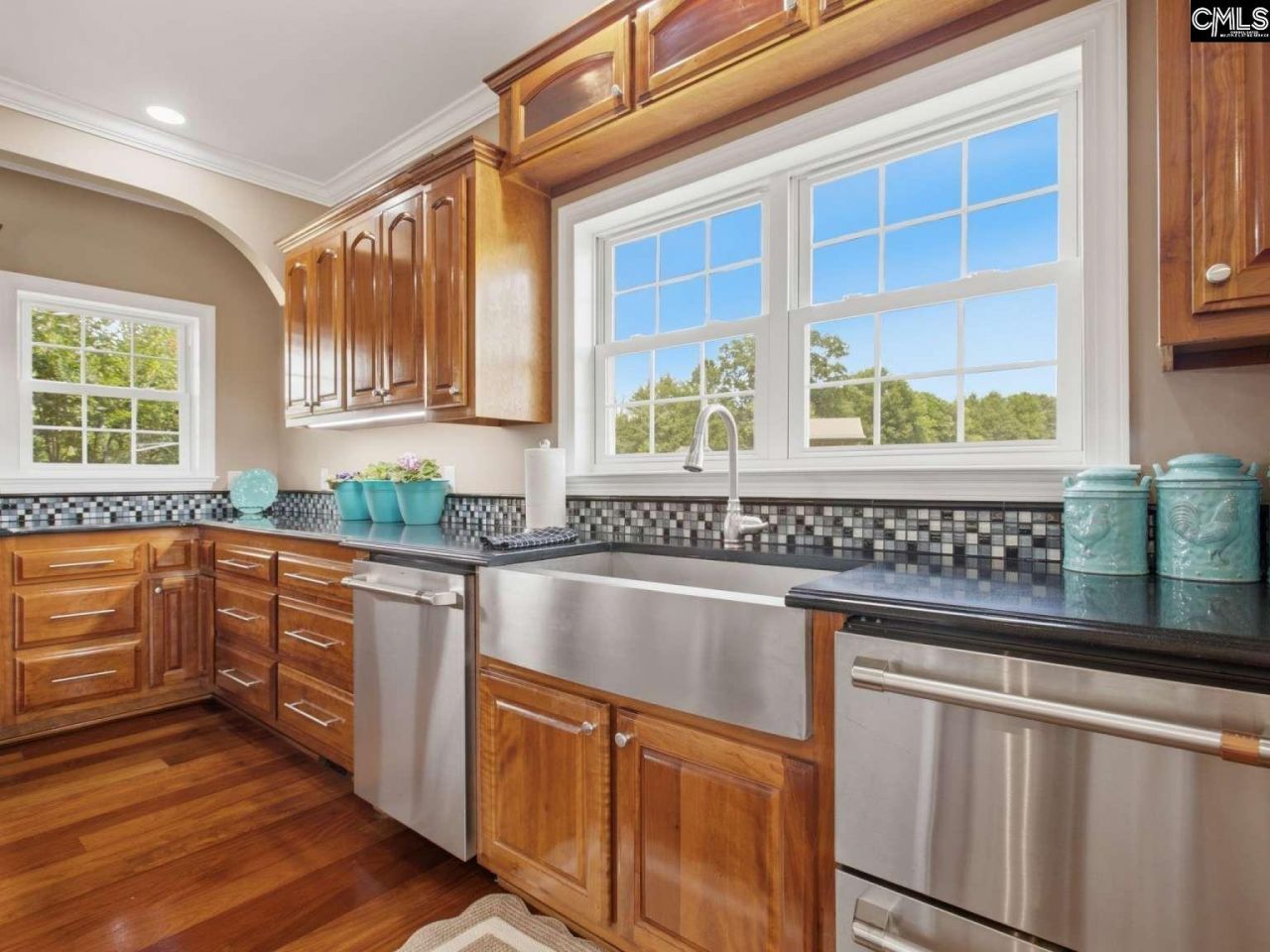 501 Fairfield Hill Road  Photo 11