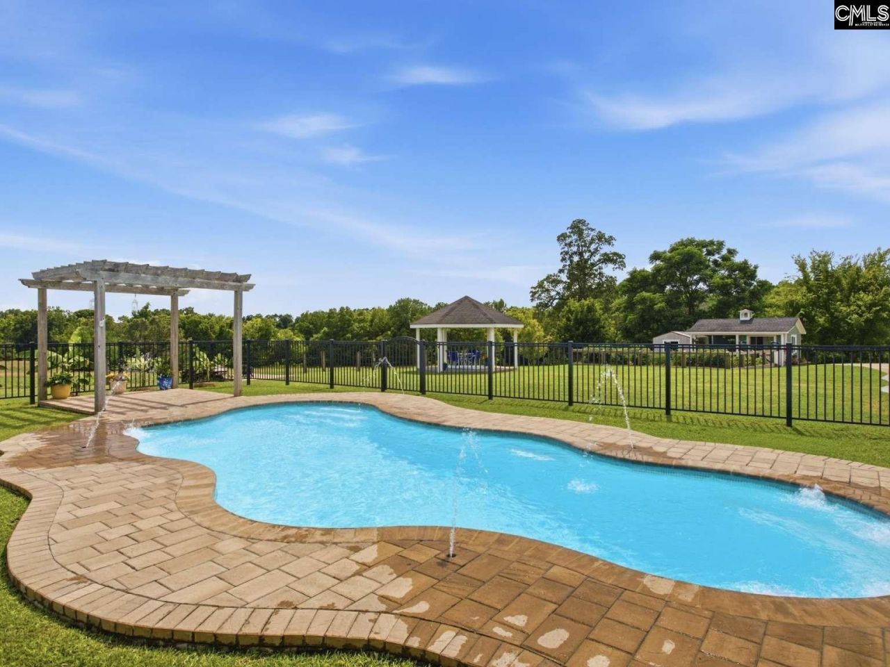 501 Fairfield Hill Road  Photo 44