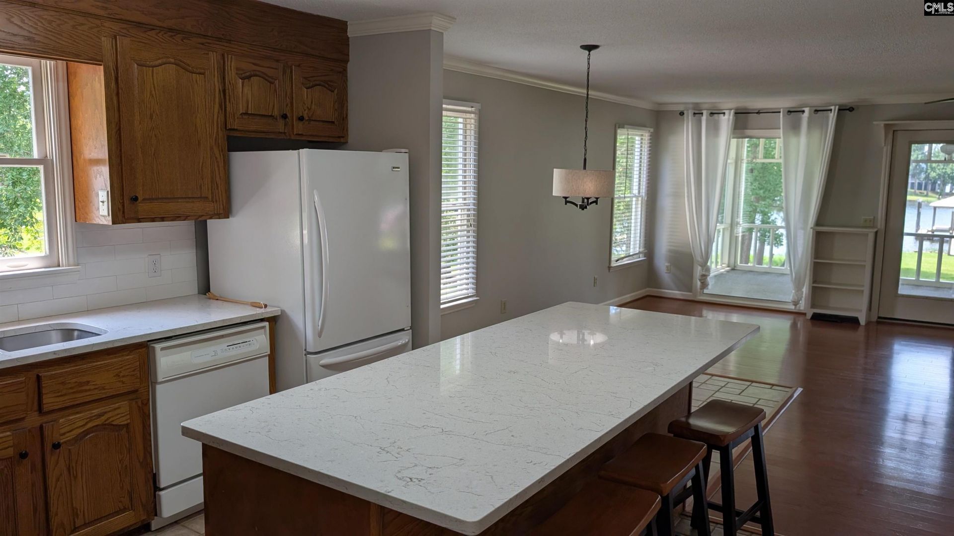 2364 Lakeside Drive  Photo 6