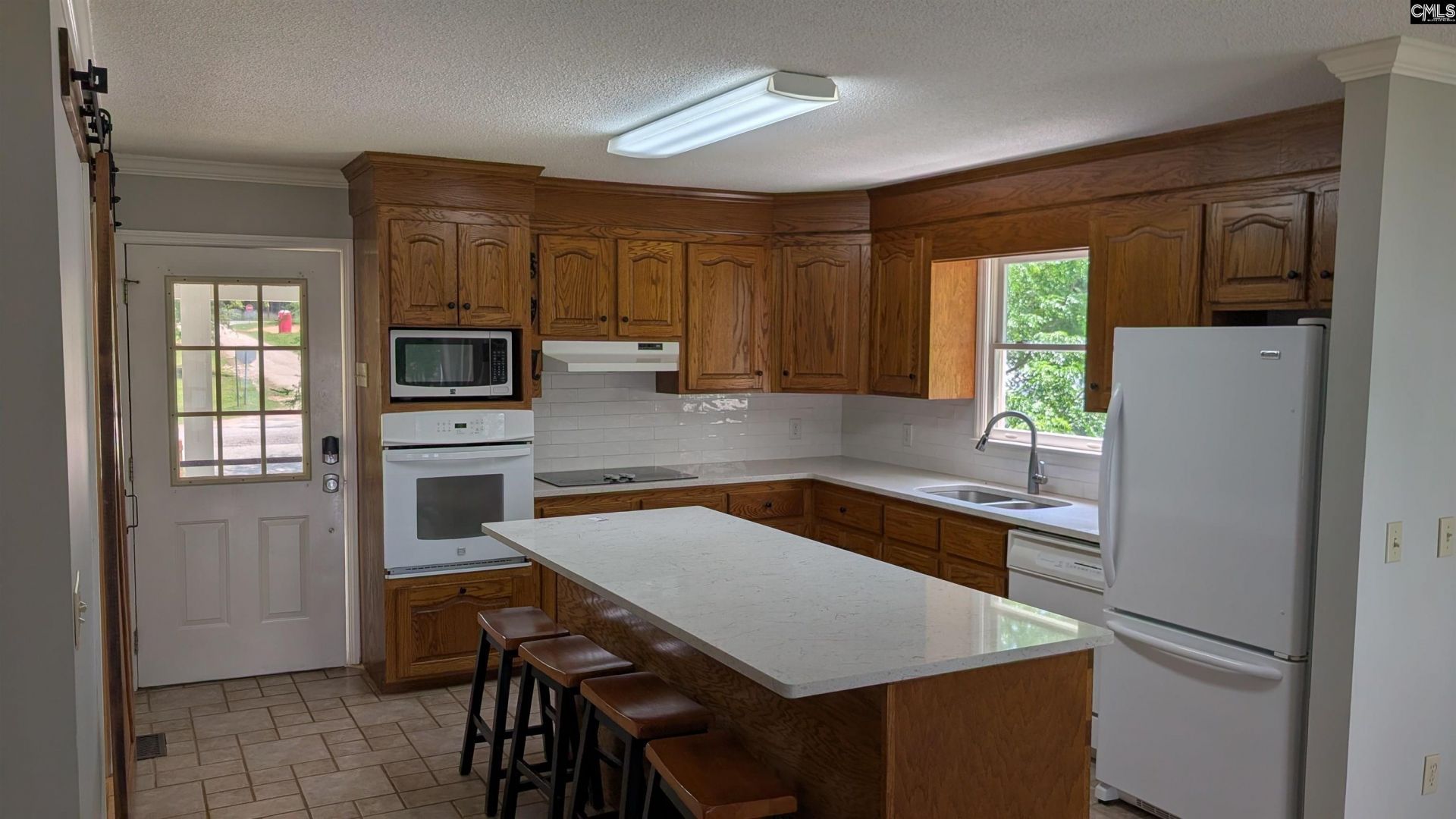 2364 Lakeside Drive  Photo 7