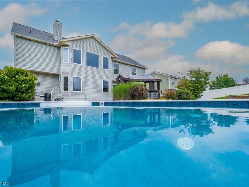 2392 Bowers Street NW, Uniontown, OH 44685 Photo 2