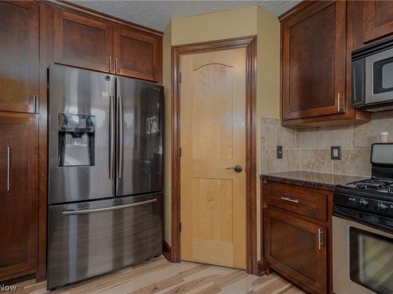 2392 Bowers Street NW, Uniontown, OH 44685 Photo 27