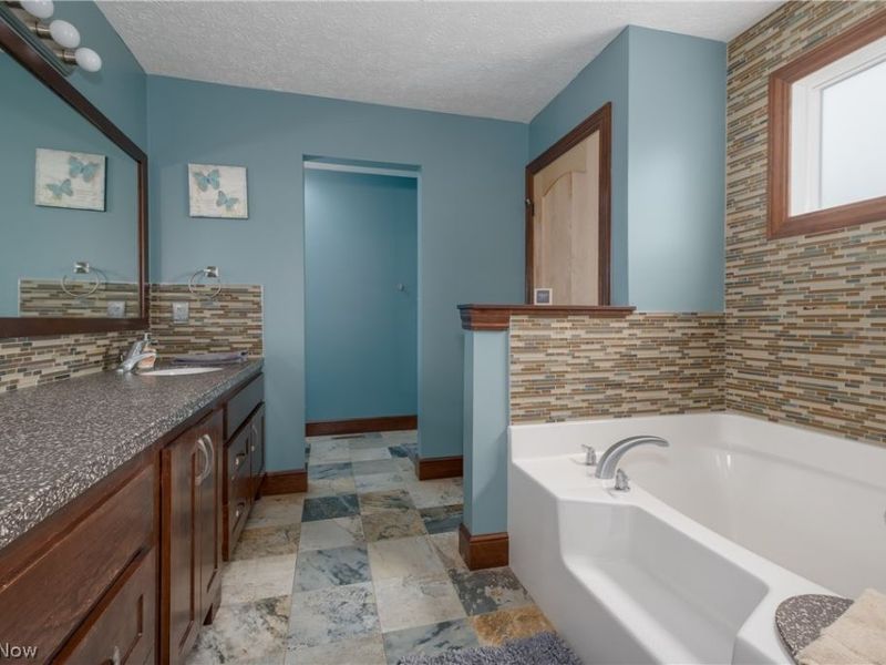 2392 Bowers Street NW, Uniontown, OH 44685 Photo 32