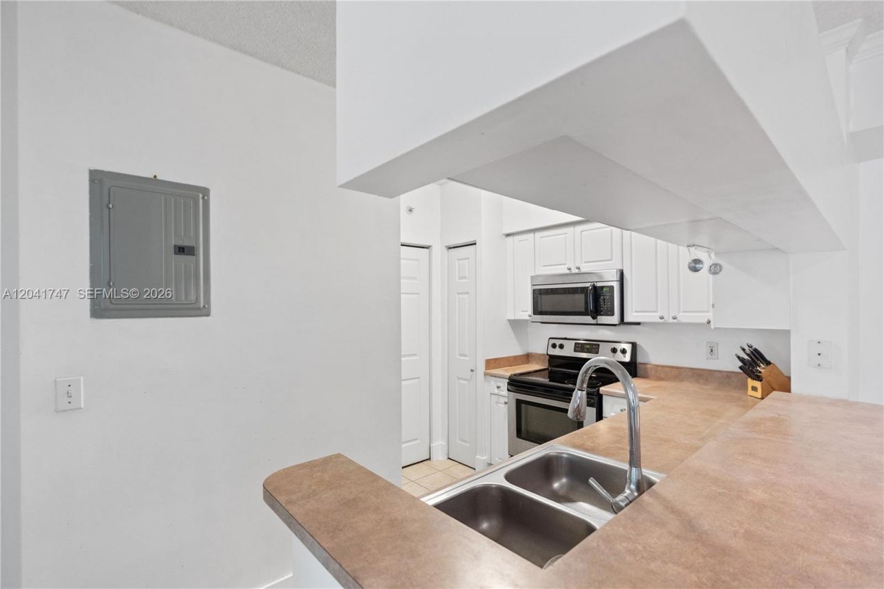 17145 N Bay Rd , Unit 4311, Sunny Isles Beach, FL 33160 Photo