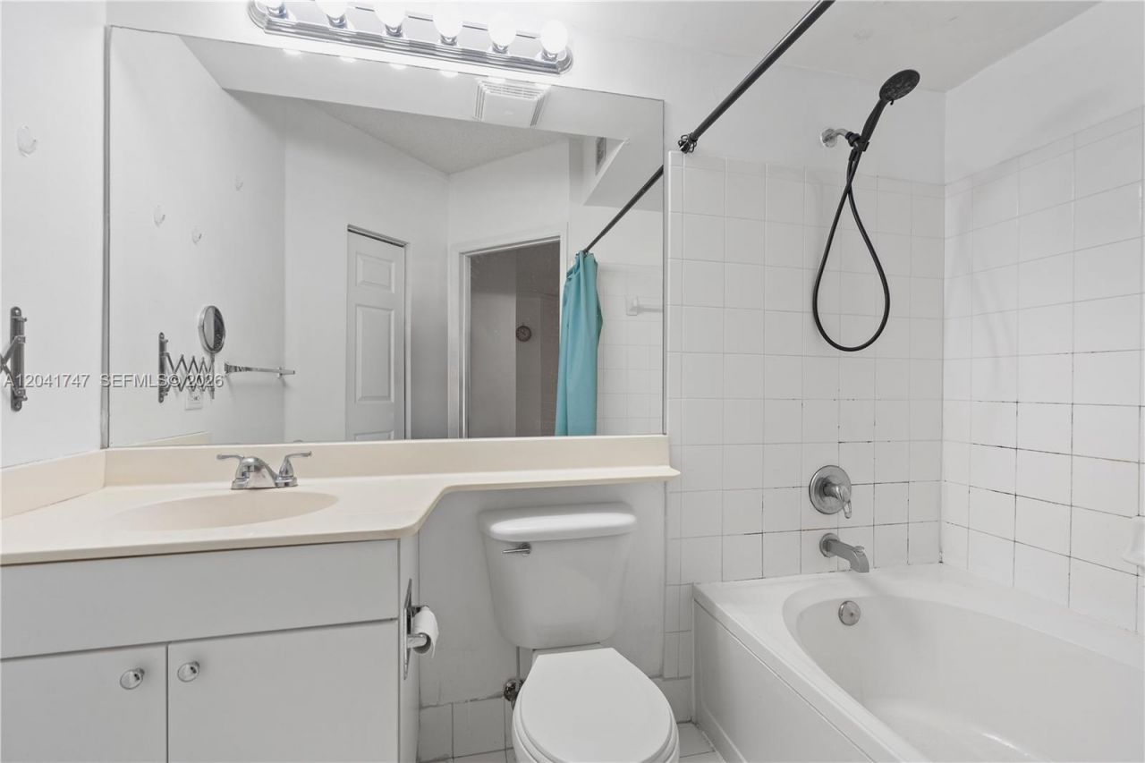 17145 N Bay Rd , Unit 4311, Sunny Isles Beach, FL 33160 Photo