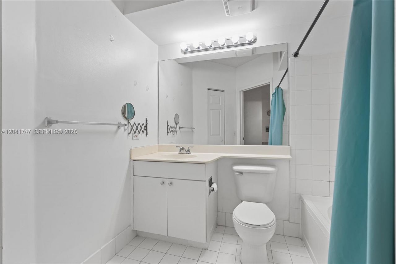 17145 N Bay Rd , Unit 4311, Sunny Isles Beach, FL 33160 Photo