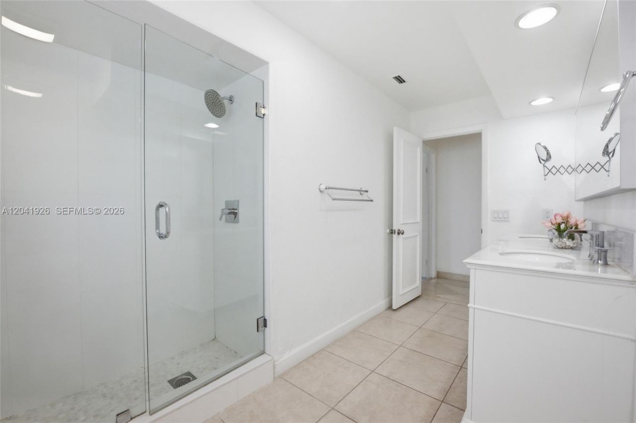 16170 Saddle Ln, Weston, FL 33326 Photo