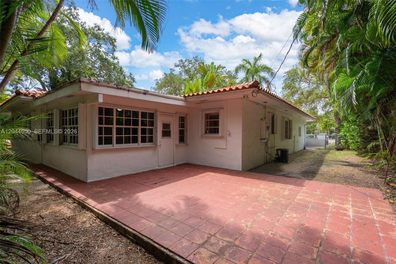 1439 Miller Rd, Coral Gables, FL 33146 Photo