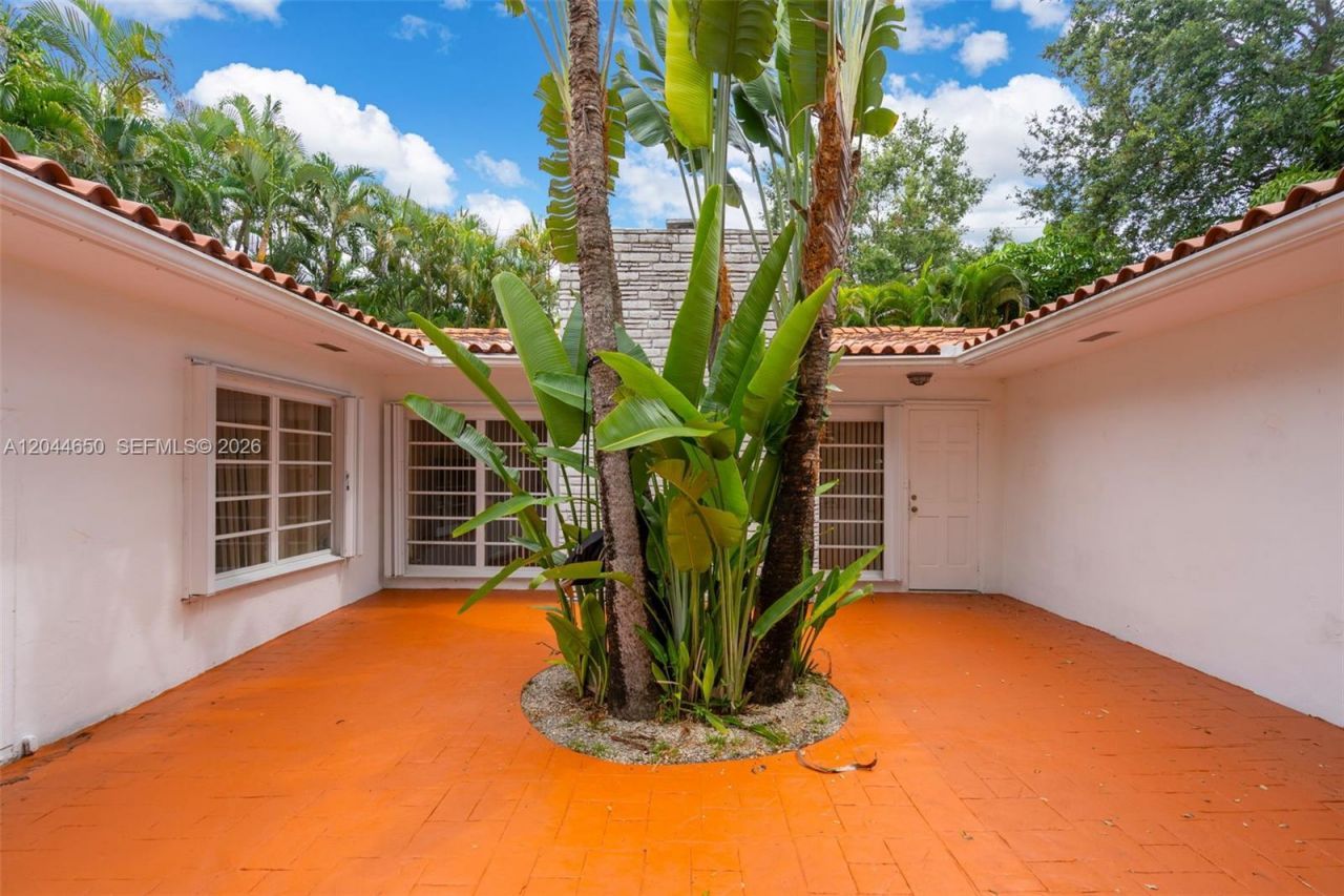 1439 Miller Rd, Coral Gables, FL 33146 Photo