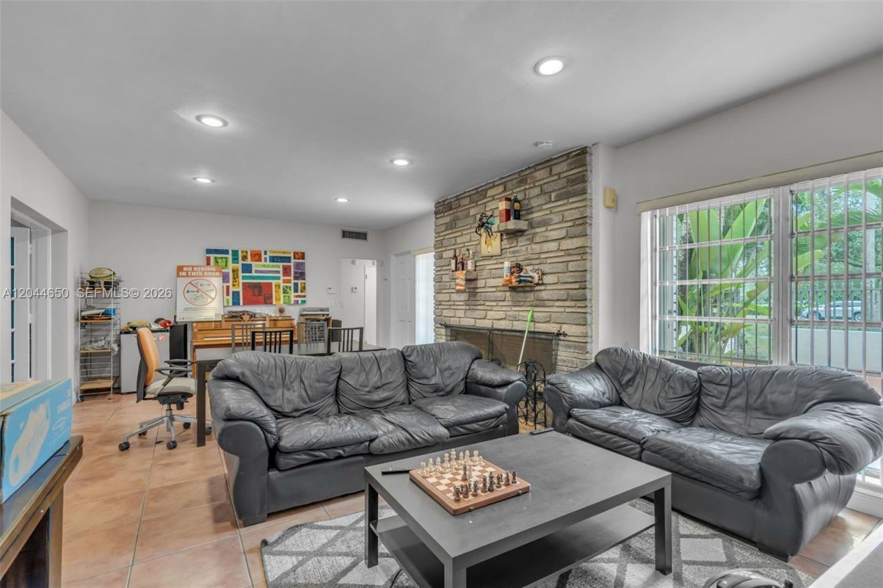 1439 Miller Rd, Coral Gables, FL 33146 Photo