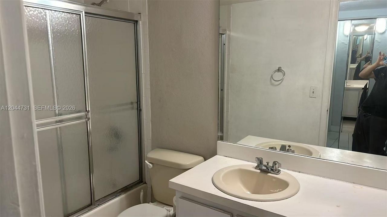 6900 N Kendall Dr, Unit A205, Pinecrest, FL 33156 Photo