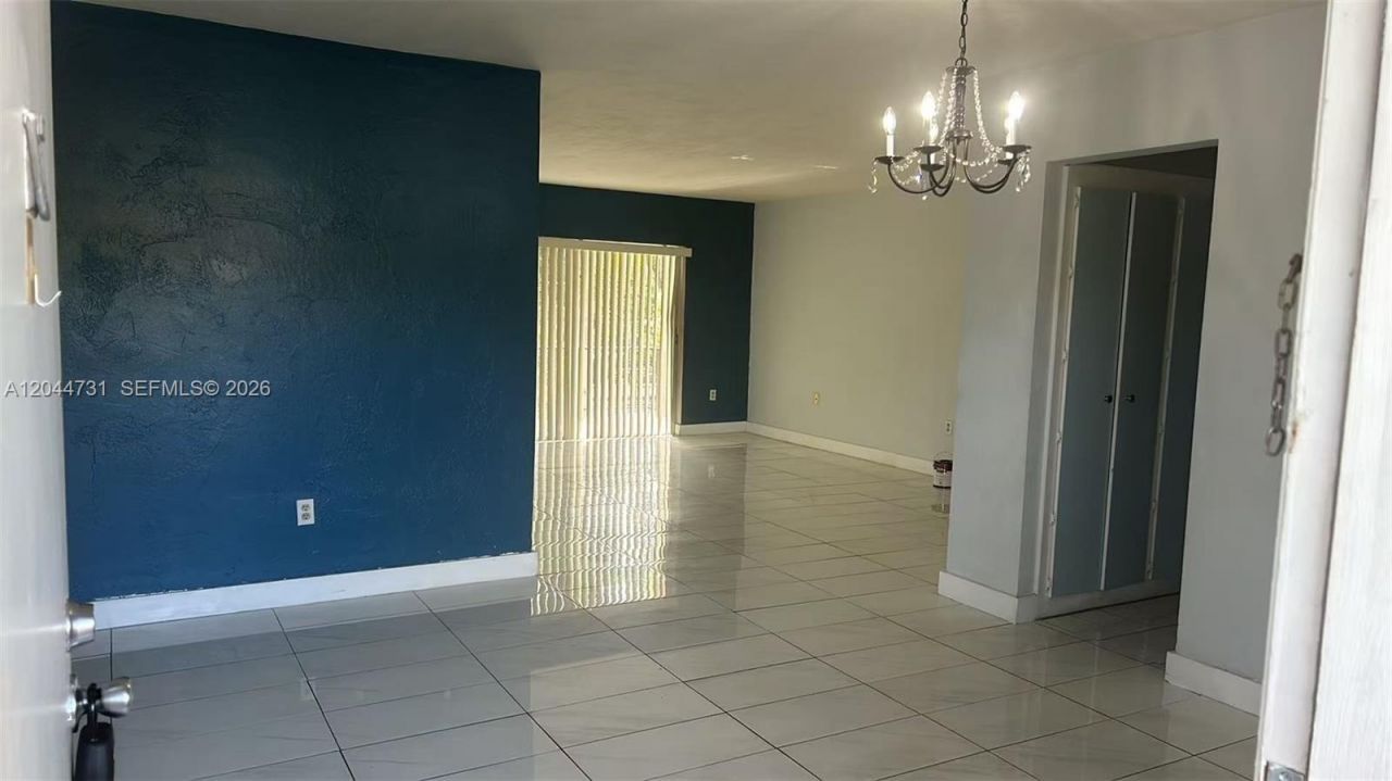 6900 N Kendall Dr, Unit A205, Pinecrest, FL 33156 Photo