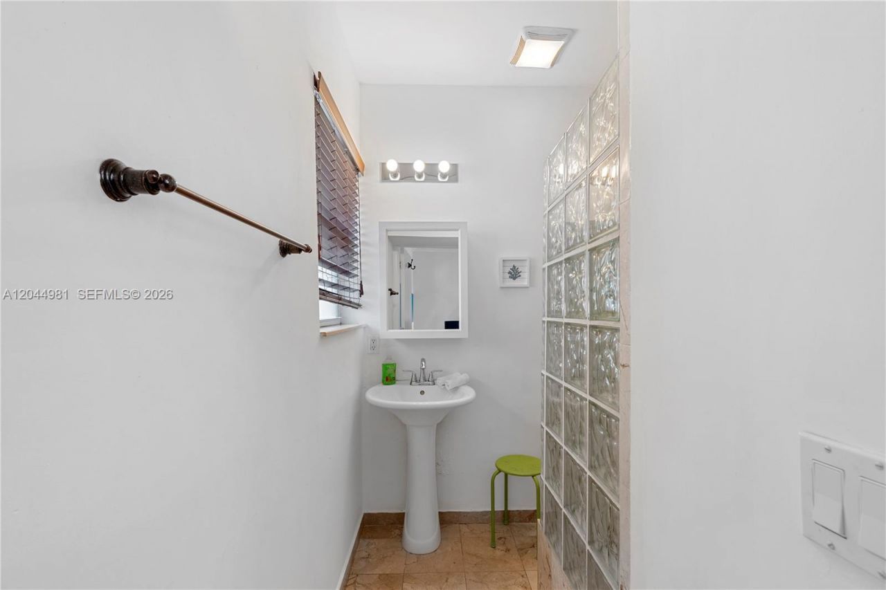 1446 Hollywood Blvd , Hollywood, FL 33020 Photo