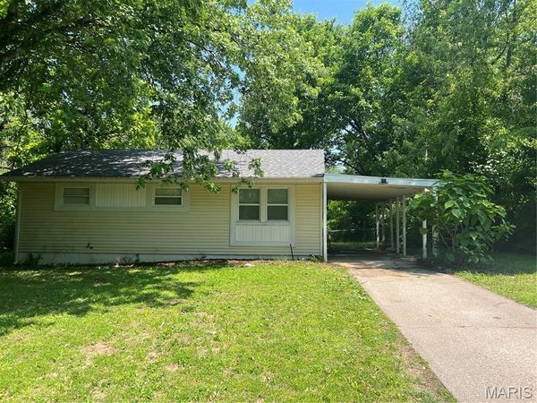 127 Ben Nevis Road , Unincorporated, MO 63137