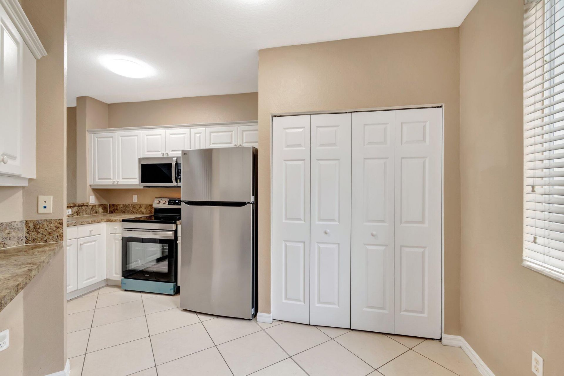 1912 Hibiscus Lane, Riviera Beach, FL 33404 Photo
