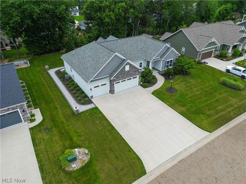 8087 Blue Spruce Circle NW, North Canton, OH 44720 Photo 5