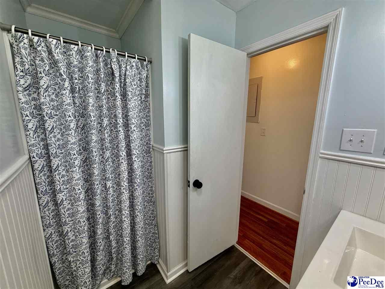 44-a Windsor Dr. Photo 13