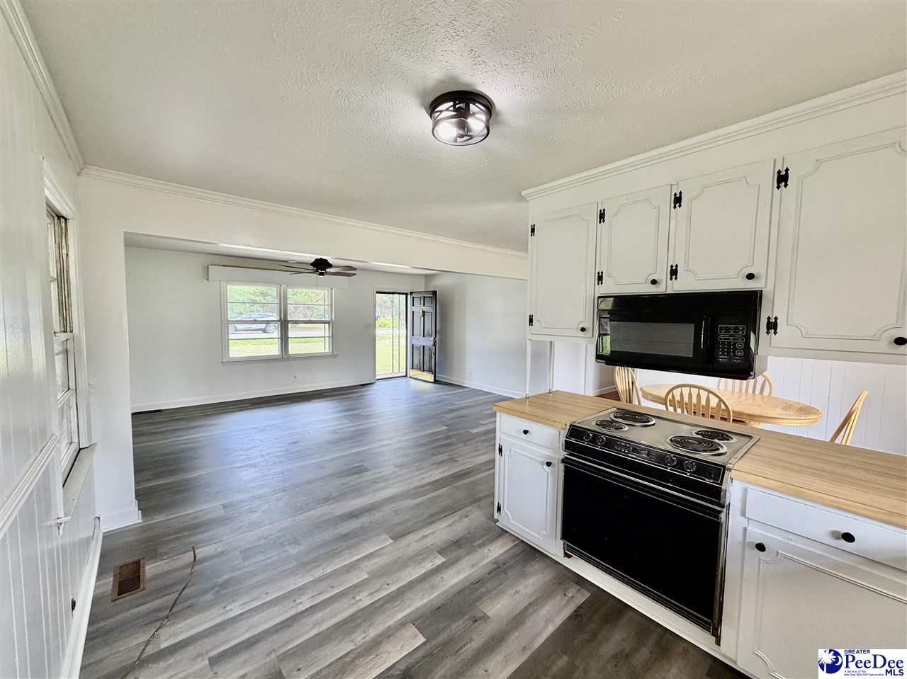 44-a Windsor Dr. Photo 5