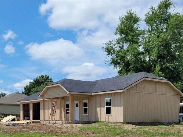 202 W Redwood Street, Archie, MO 64725