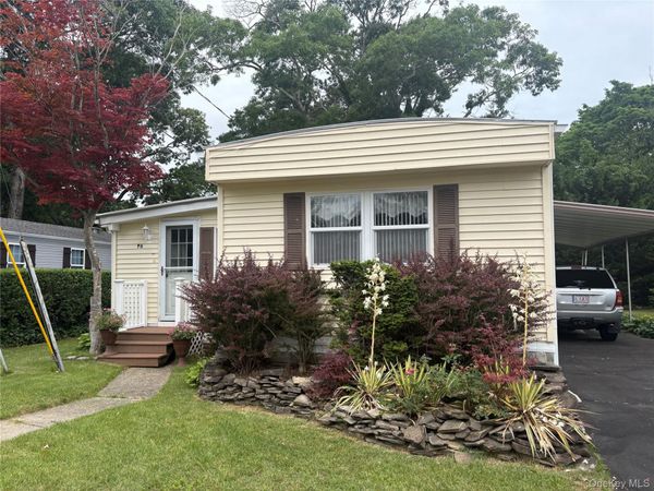 525 Riverleigh Avenue , Unit P6, Riverhead, NY 11901