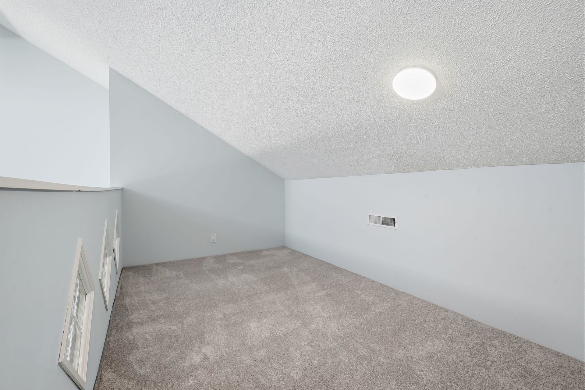 1880 Auburn Ln. Photo 6