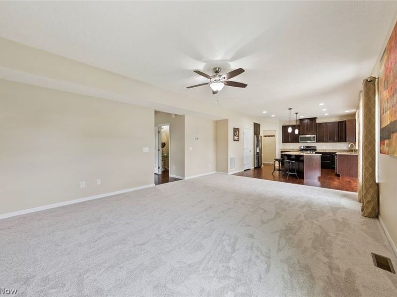 5484 Diamond Creek Drive, Medina, OH 44256 Photo 8