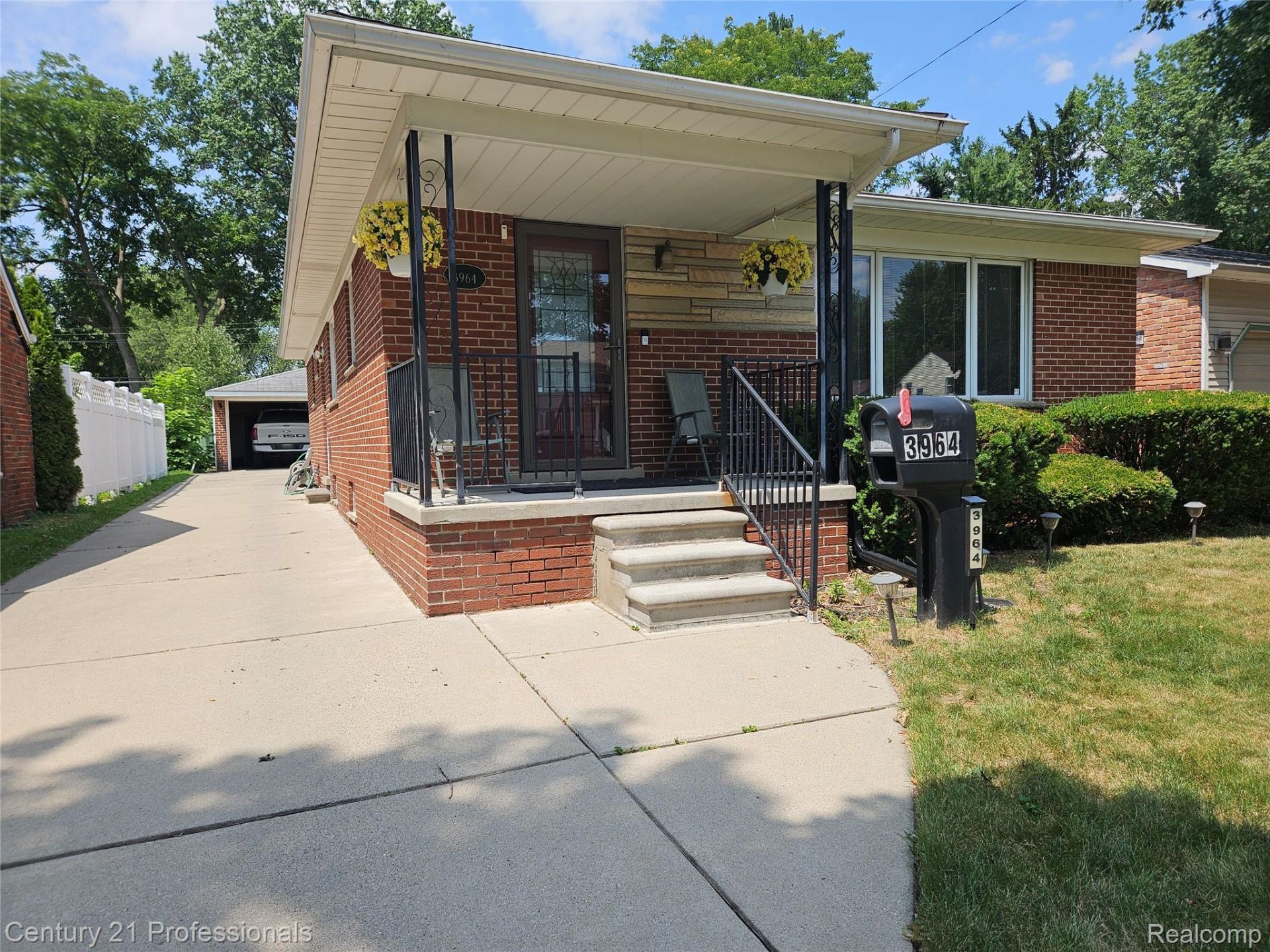 3964 Grindley Park Street, Dearborn Heights, Mi 48125 Main Photo