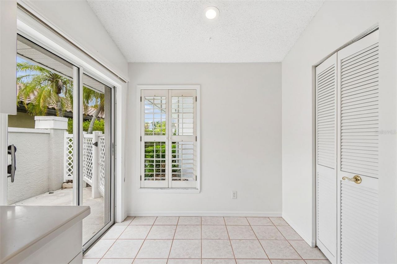 7656 Palm Aire Lane , Sarasota, FL 34243 Photo