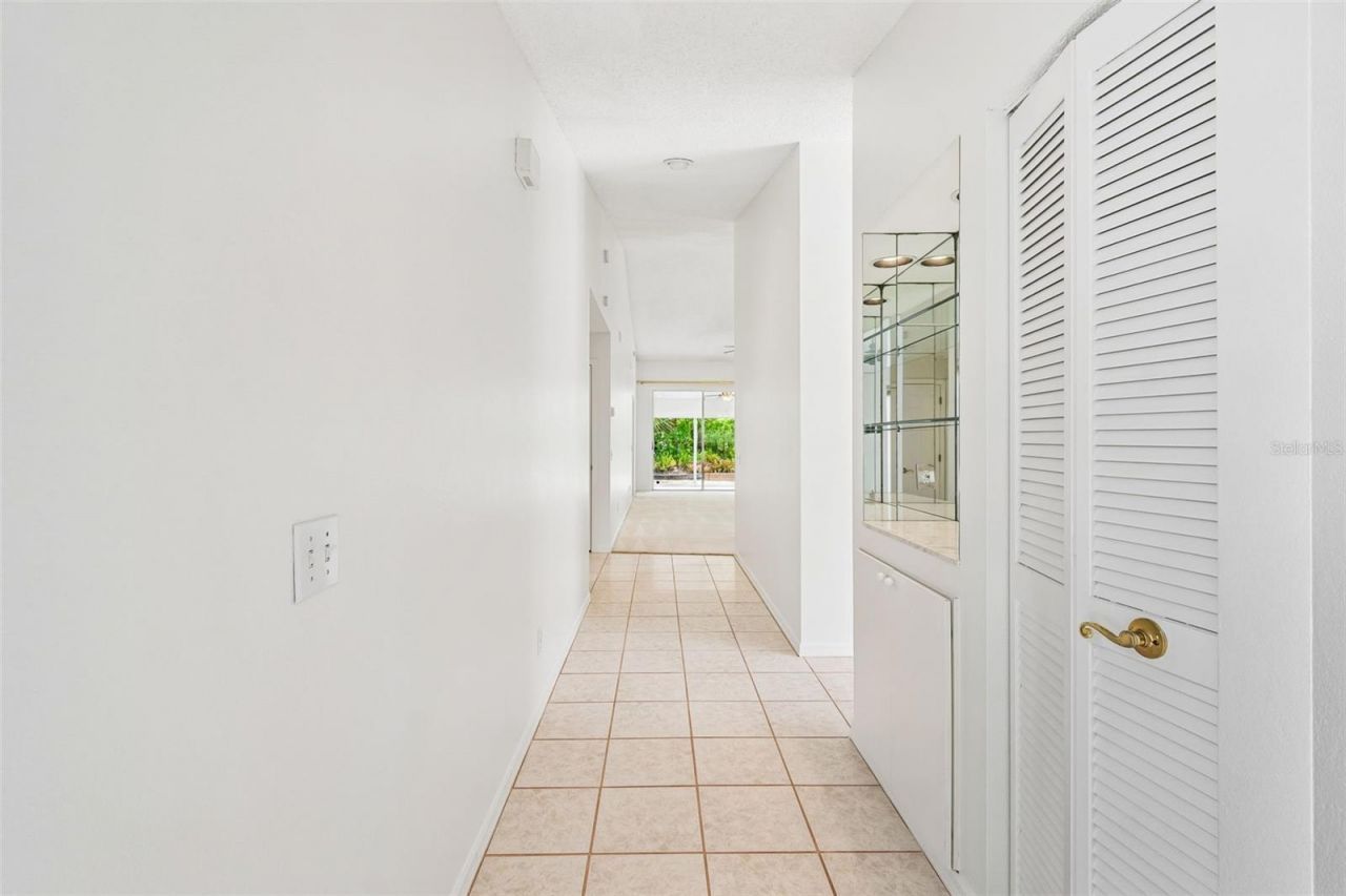 7656 Palm Aire Lane , Sarasota, FL 34243 Photo