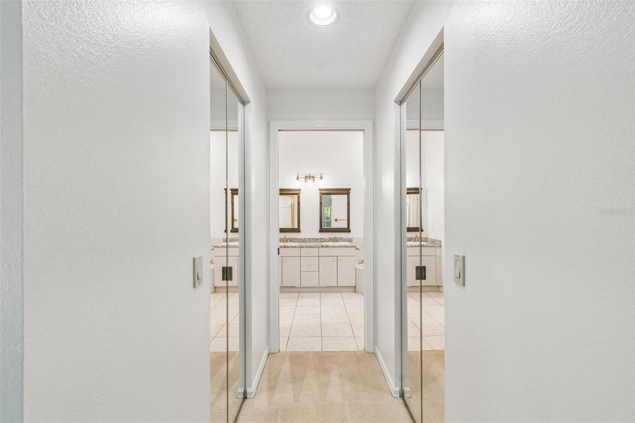 7656 Palm Aire Lane , Sarasota, FL 34243 Photo