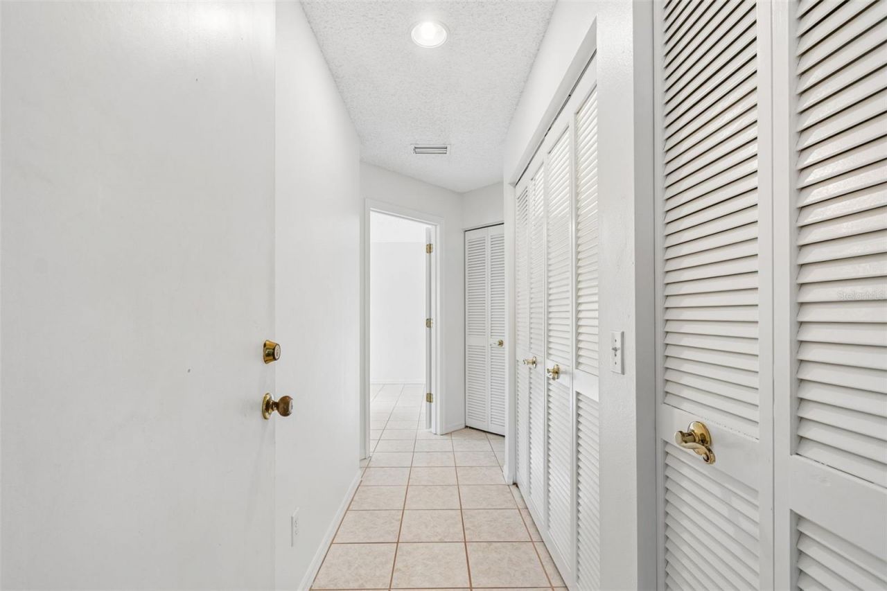 7656 Palm Aire Lane , Sarasota, FL 34243 Photo