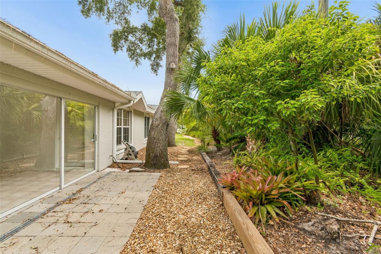 7656 Palm Aire Lane , Sarasota, FL 34243 Photo