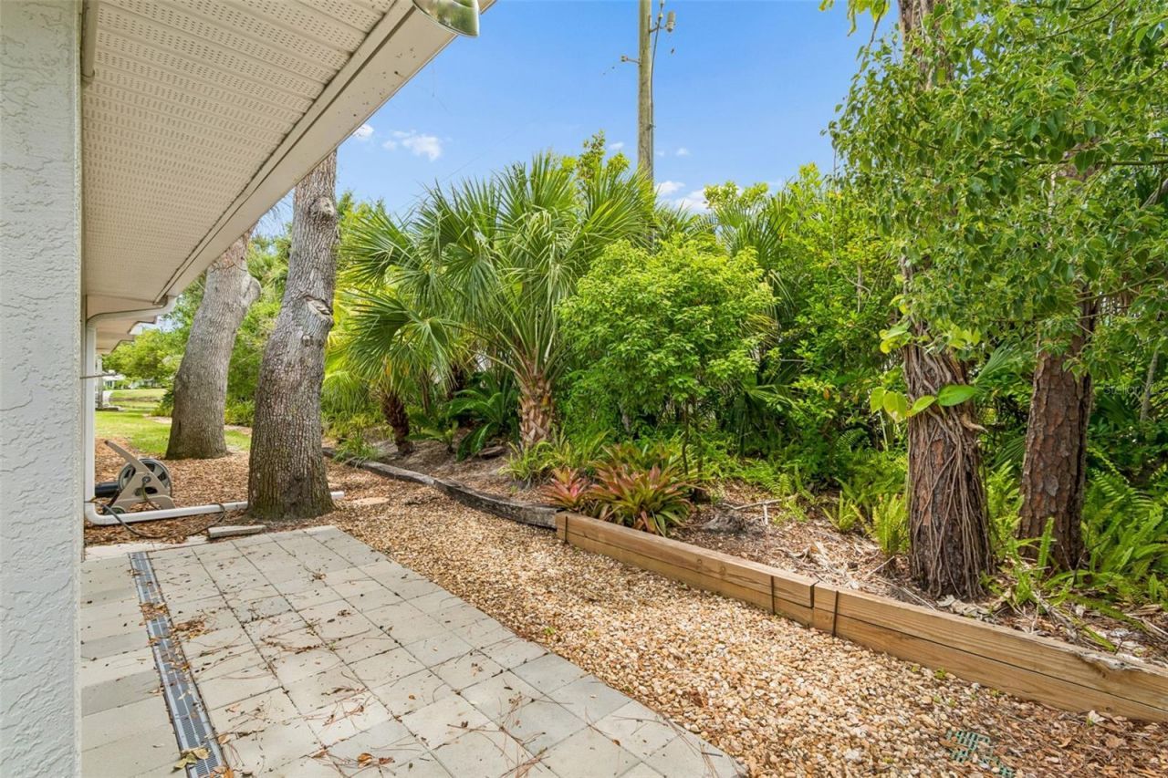 7656 Palm Aire Lane , Sarasota, FL 34243 Photo