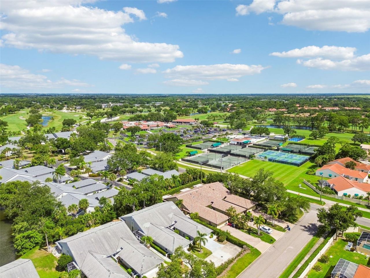7656 Palm Aire Lane , Sarasota, FL 34243 Photo
