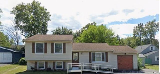 7408 Muench Road, Liverpool, NY 13088 Main Photo