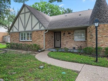 7610 Meadow Oaks Drive, Dallas, TX 75230
