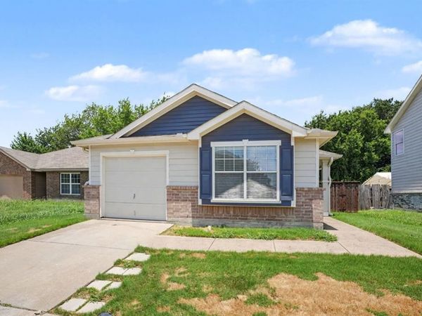 242 Turning Tree Road , Wilmer, TX 75172