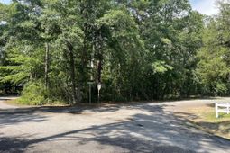 592 Jefferson Davis Avenue photo 4