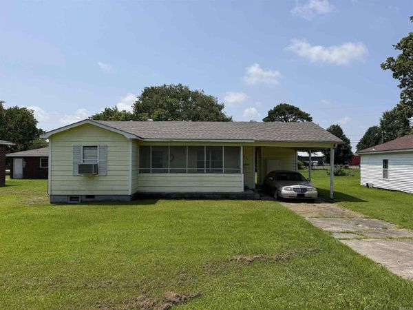 675 E Jackson Street , Piggott, AR 72454