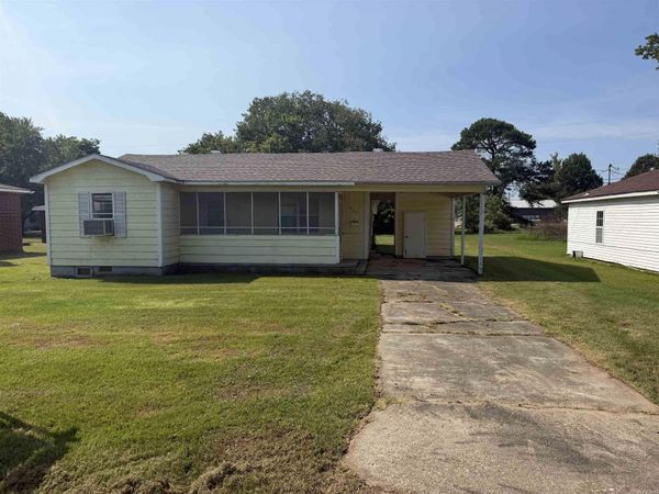675 E Jackson Street, Piggott, AR 72454