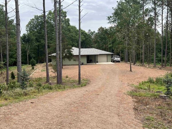 18 Castle road , Amity, AR 71921