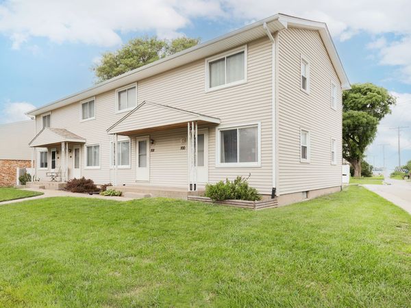 100 W Spring Street , Eldridge, IA 52748