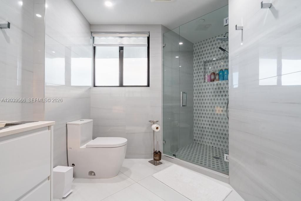 19500 Turnberry Way , Unit 16B, Aventura, FL 33180 Photo