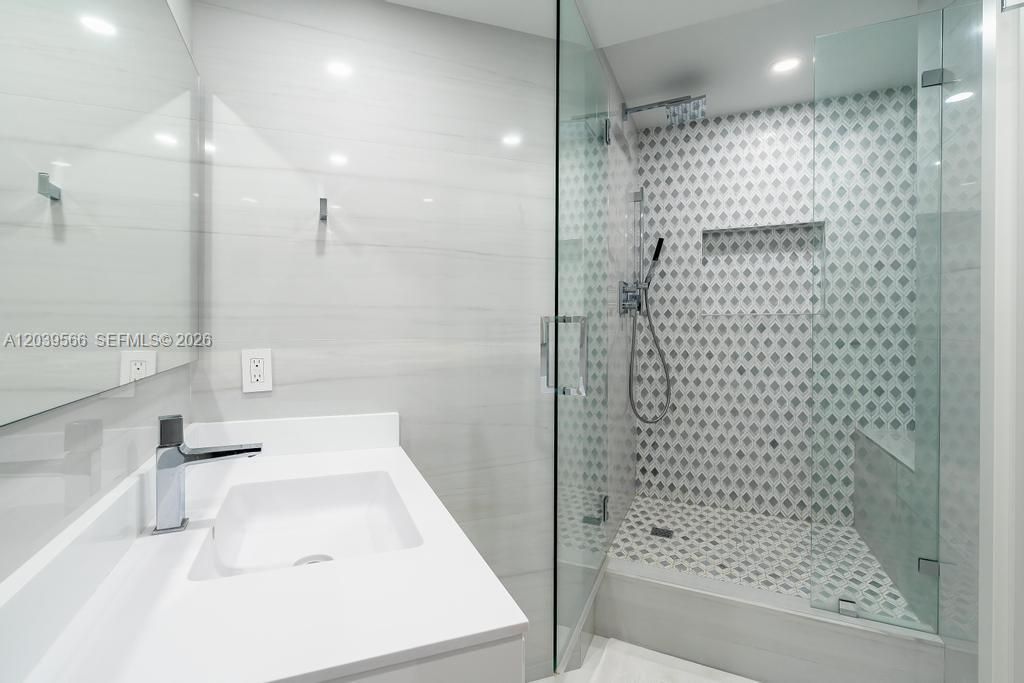 19500 Turnberry Way , Unit 16B, Aventura, FL 33180 Photo