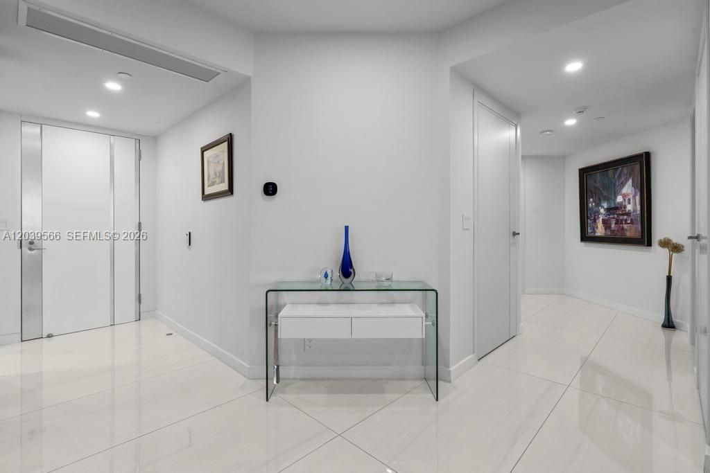 19500 Turnberry Way , Unit 16B, Aventura, FL 33180 Photo