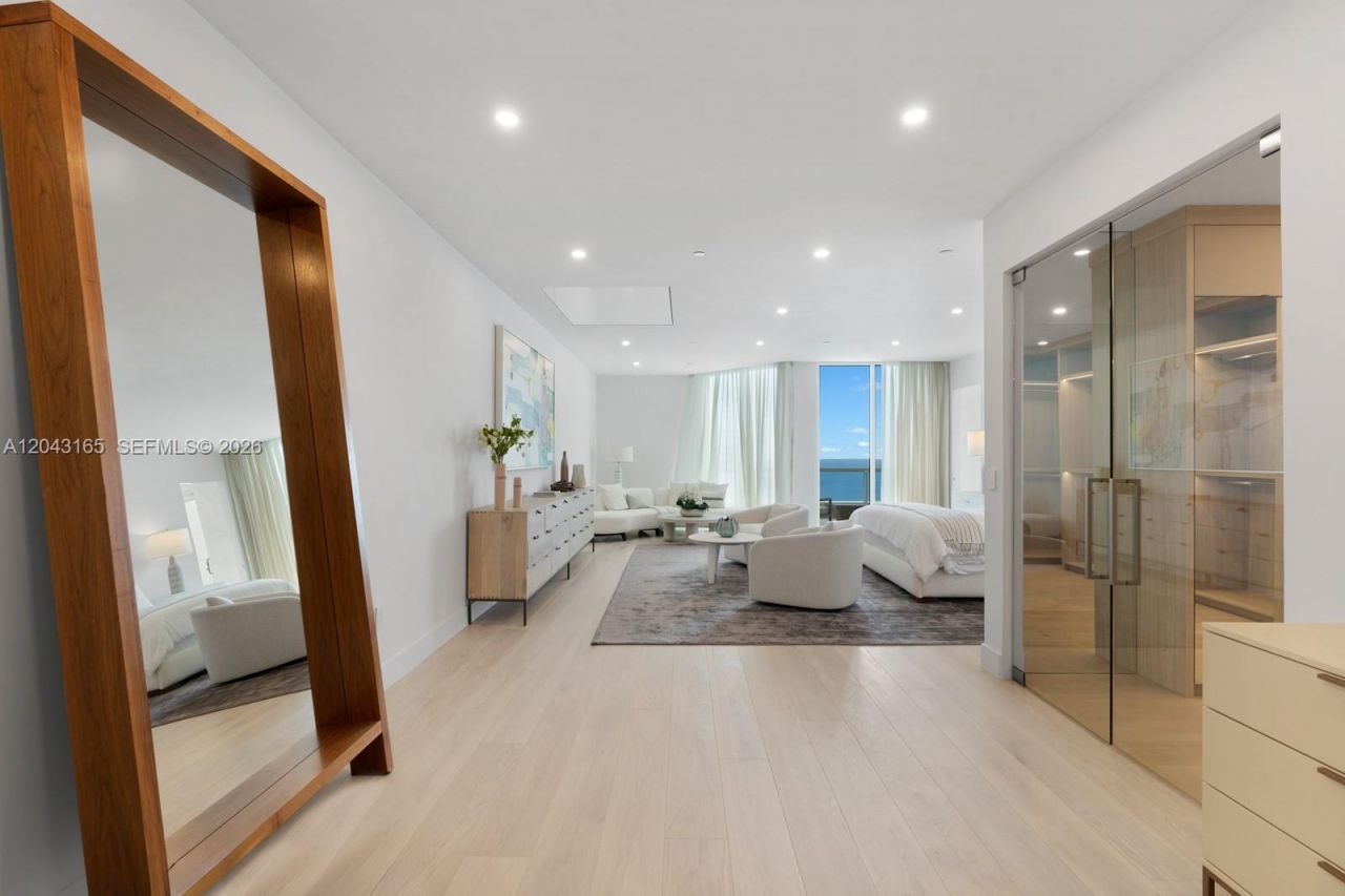 17875 Collins Ave , Unit PH5002, Sunny Isles Beach, FL 33160 Photo