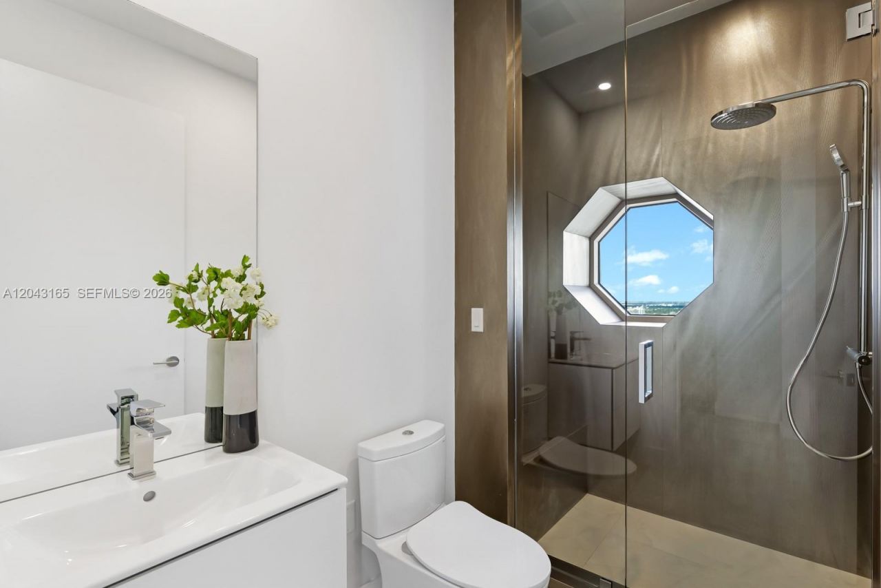 17875 Collins Ave , Unit PH5002, Sunny Isles Beach, FL 33160 Photo